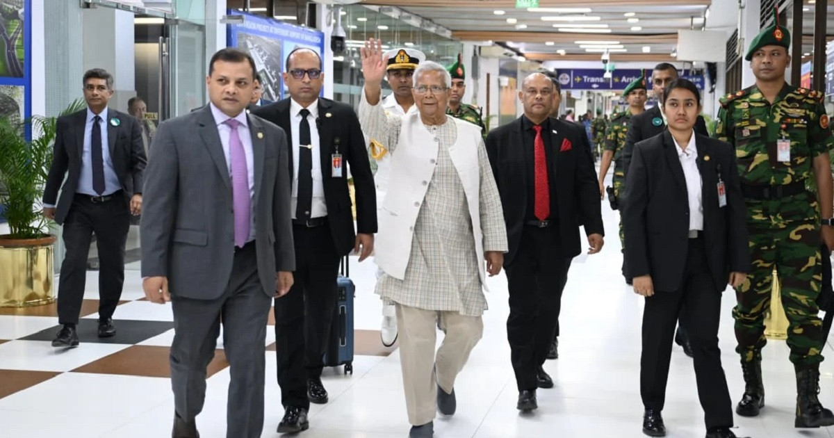 জাপানের উদ্দেশে ঢাকা ছেড়েছেন প্রধান উপদেষ্টা