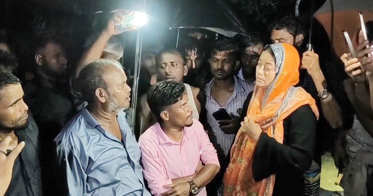 নামাজরত আমেনাকে কুপিয়ে হত্যা করে পুকুরে ফেলে পালালো ঘাতকরা