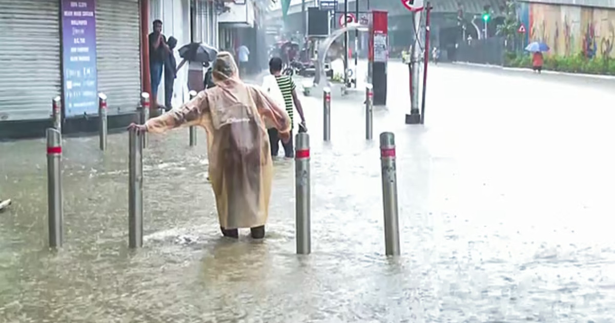 ভারী বৃষ্টিপাত-ভূমিধসের ঝুঁকি, ভারতের ৩ রাজ্যে রেড অ্যালার্ট জারি