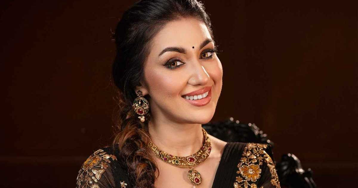 ধর্ম নিয়ে এবার মুখ খুললেন অপু বিশ্বাস