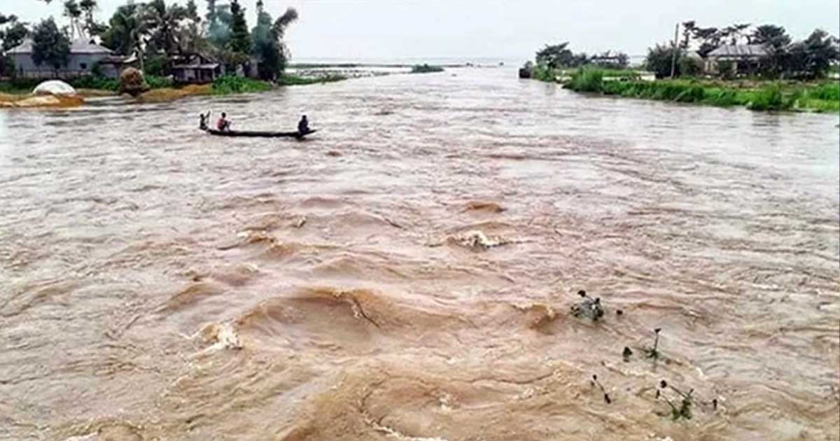 সাত বিভাগের ভারী বৃষ্টিপাতের আশঙ্কা, হতে পারে ভূমিধসও
