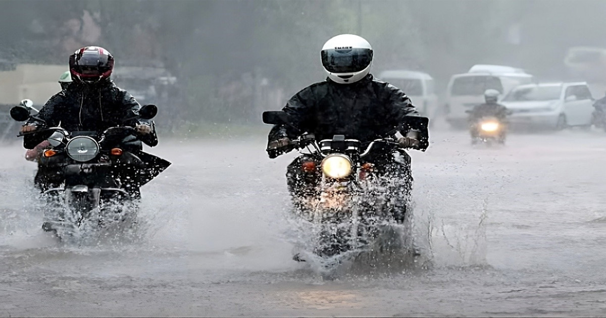 বৃষ্টিতে বাইক চালু না হলে যা করবেন
