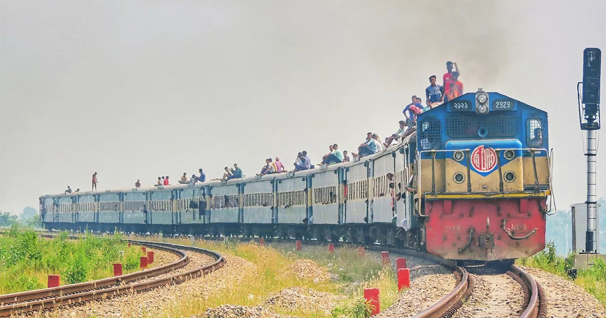 ঈদুল আজহার বিশেষ ট্রেন যাত্রা শুরু