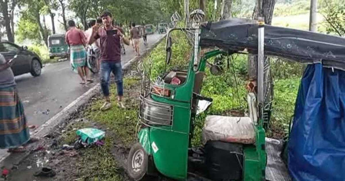 আনোয়ারায় মাইক্রোবাস-অটোরিকশা সংঘর্ষে নিহত ২
