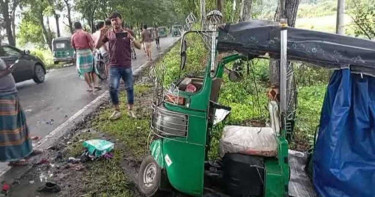 আনোয়ারায় মাইক্রোবাস-অটোরিকশা সংঘর্ষে নিহত ২