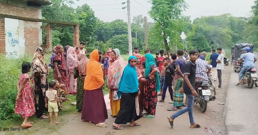 ধাক্কা দিয়ে পালিয়ে গেল ট্রাক, বাবার বাড়ি যাওয়া হলো না গৃহবধূর