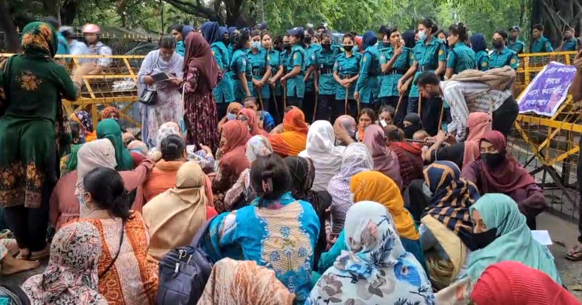 যমুনা অভিমুখে তথ্য আপাদের অবস্থান