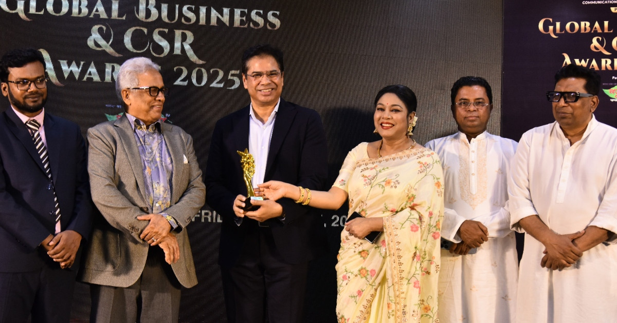 গ্লোবাল বিজনেস অ্যাওয়ার্ড পাওয়ায় দেশবন্ধুর এমডি গোলাম রহমানকে সংবর্ধনা