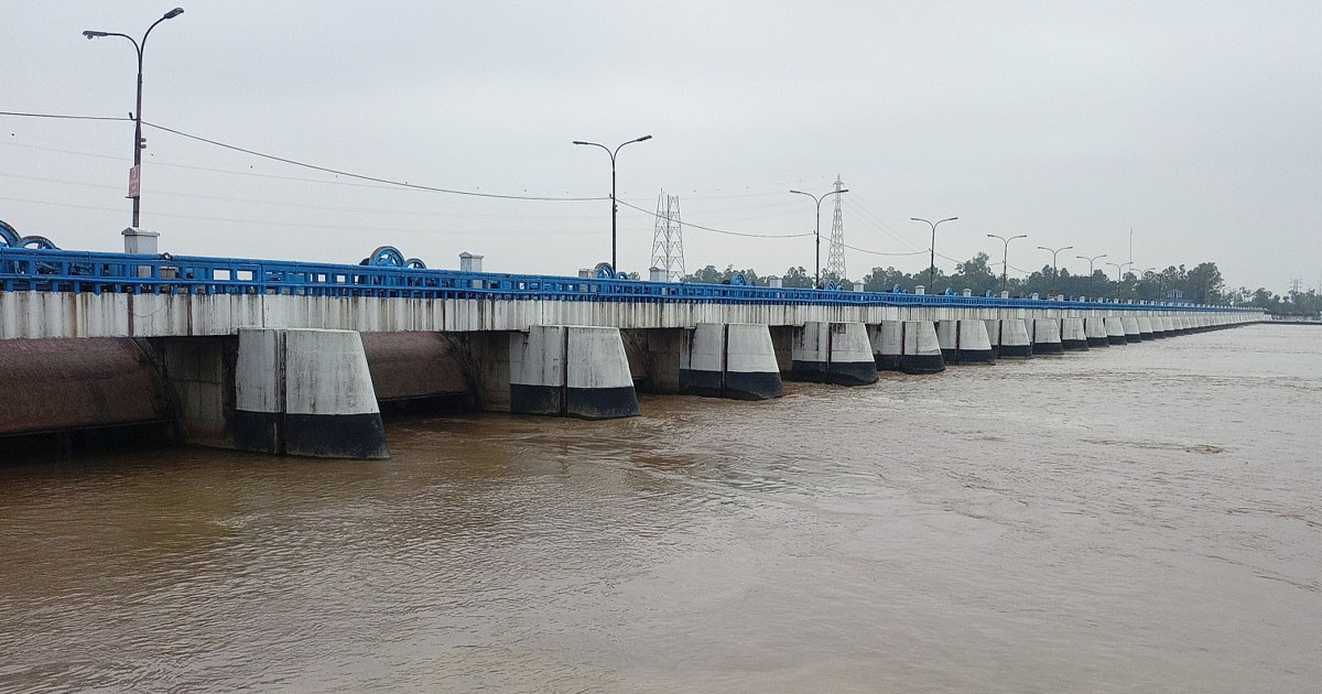 তিস্তায় পানি বৃদ্ধিতে খুলে দেওয়া হয়েছে ব্যারাজের ৪৪ গেট