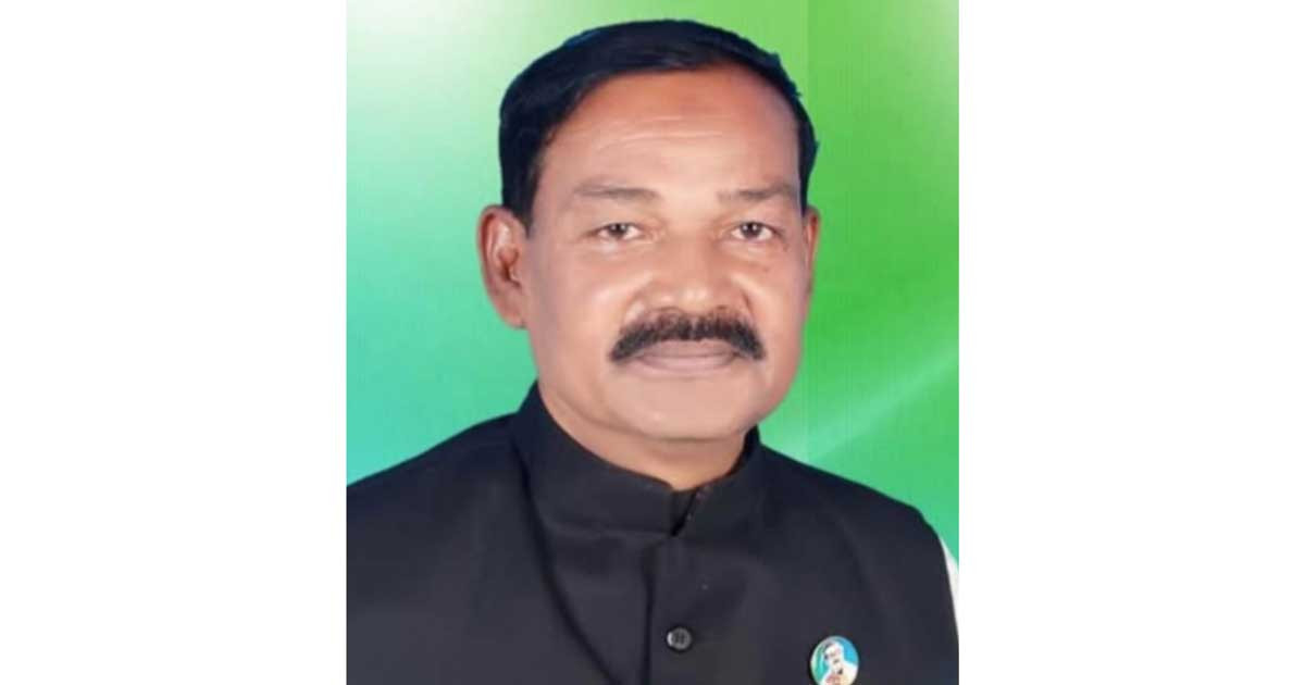 আওয়ামী লীগ নেতাকে ধরে পুলিশে দিল ছাত্র-জনতা