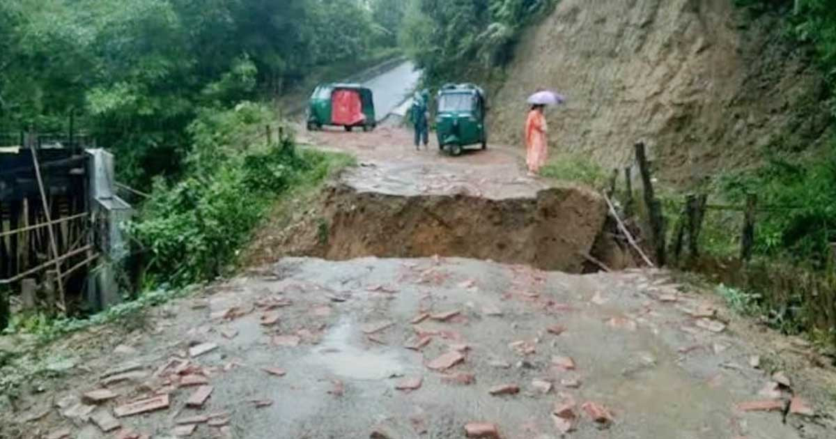 জনজীবন বিপর্যস্ত রাঙামাটিতে