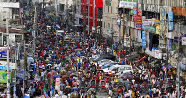 আশা ও আশঙ্কার মাঝে মধ্যবিত্তরা