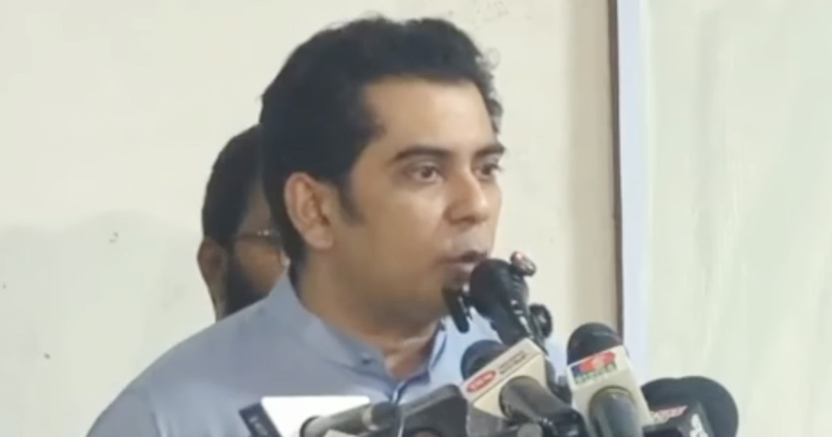 ‘ইউনূস সাহেব পলিটিকস আর ইকোনমিকস এক নয়’