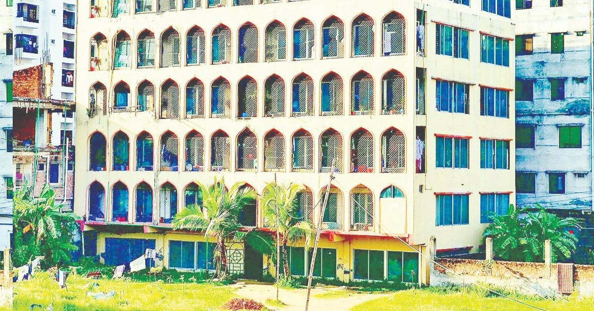 মাদরাসার সহযোগিতায় স্বজনহীন মানুষের কোরবানি