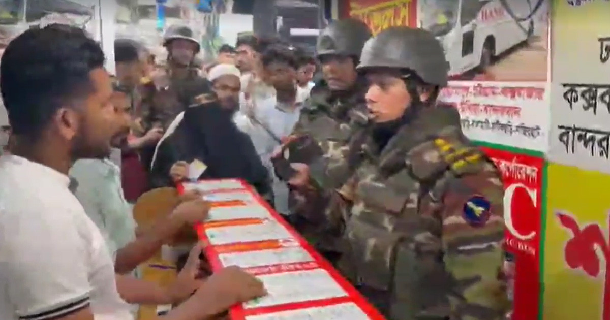 অতিরিক্ত ভাড়া আদায়: আব্দুল্লাহপুর বাসস্ট্যান্ডে আটক ২