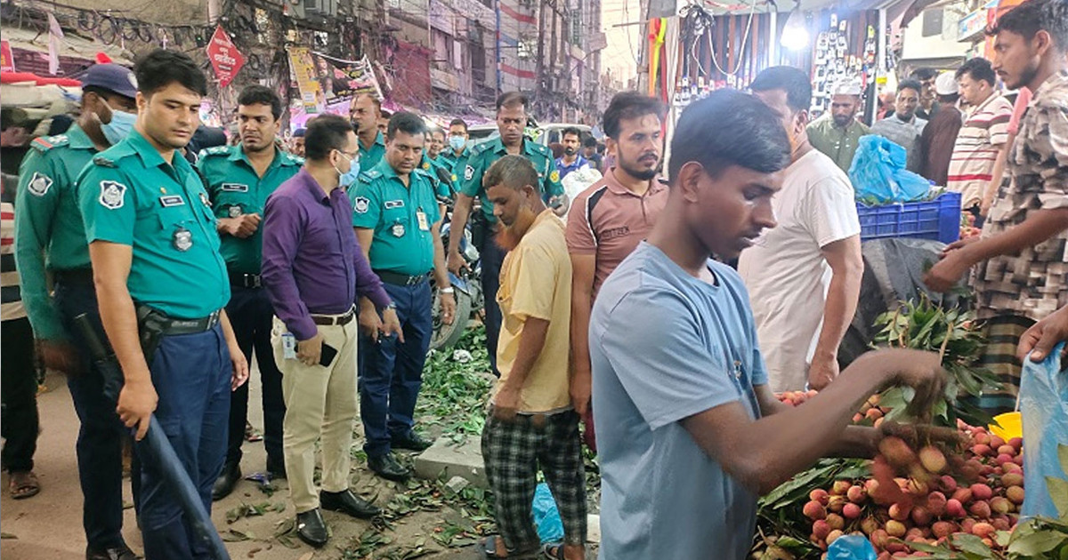 বংশাল-তাঁতীবাজার-সদরঘাটে ডিএমপির বিশেষ অভিযান, গ্রেপ্তার ৬