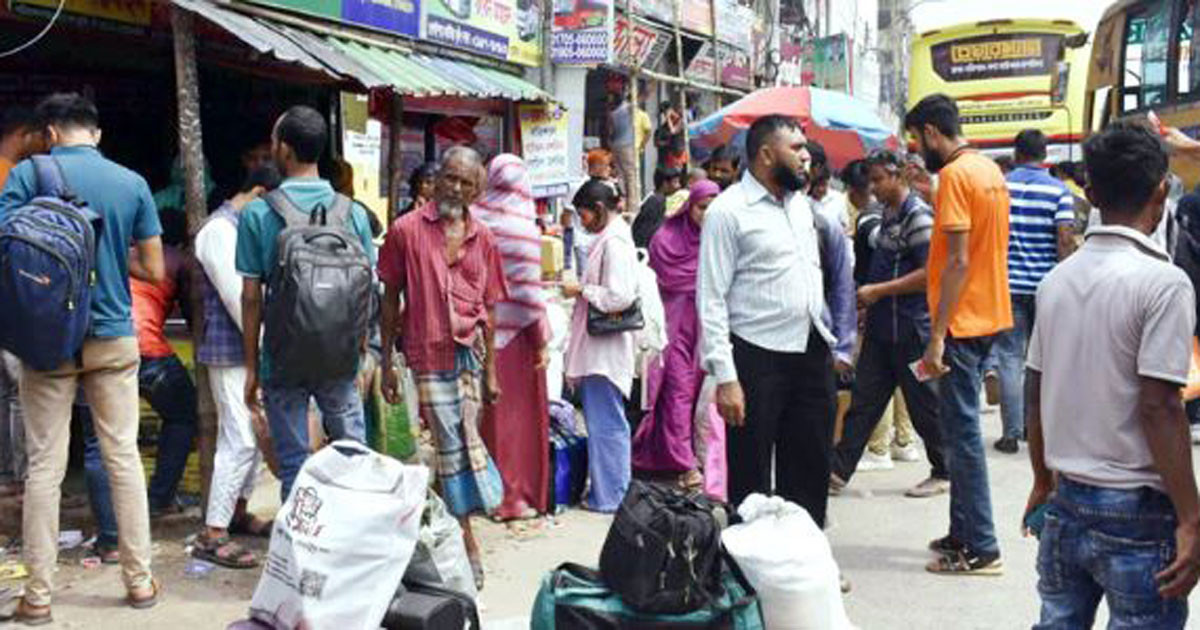 ঈদযাত্রায় নাড়ির টানে ঘরমুখো মানুষ, সায়েদাবাদ-যাত্রাবাড়ীতে ভিড়