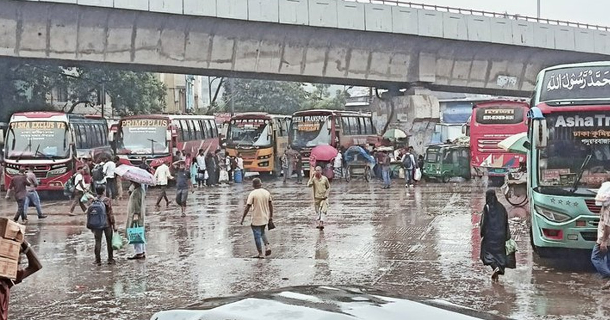 যানজট বৃষ্টি আর বাড়তি ভাড়ায় দুর্ভোগে ঘরমুখো মানুষ