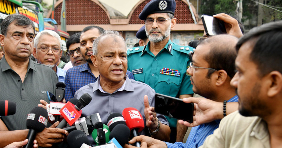 সব বাহিনী সজাগ, ঈদে ঢাকায় নিরাপত্তা নিয়ে দুশ্চিন্তার কিছু নেই: স্বরাষ্ট্র উপদেষ্টা