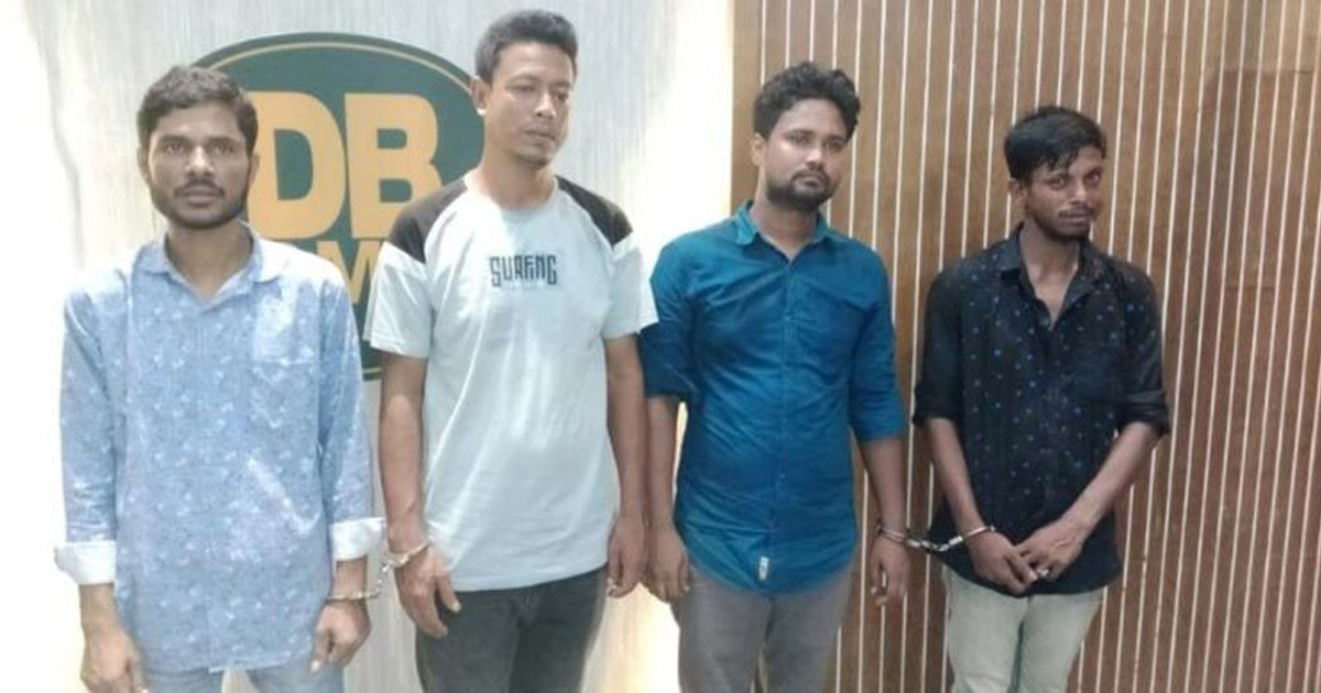 রাতের গুলিস্তানে ফাঁক পেলেই ছিনতাই করতো ওরা