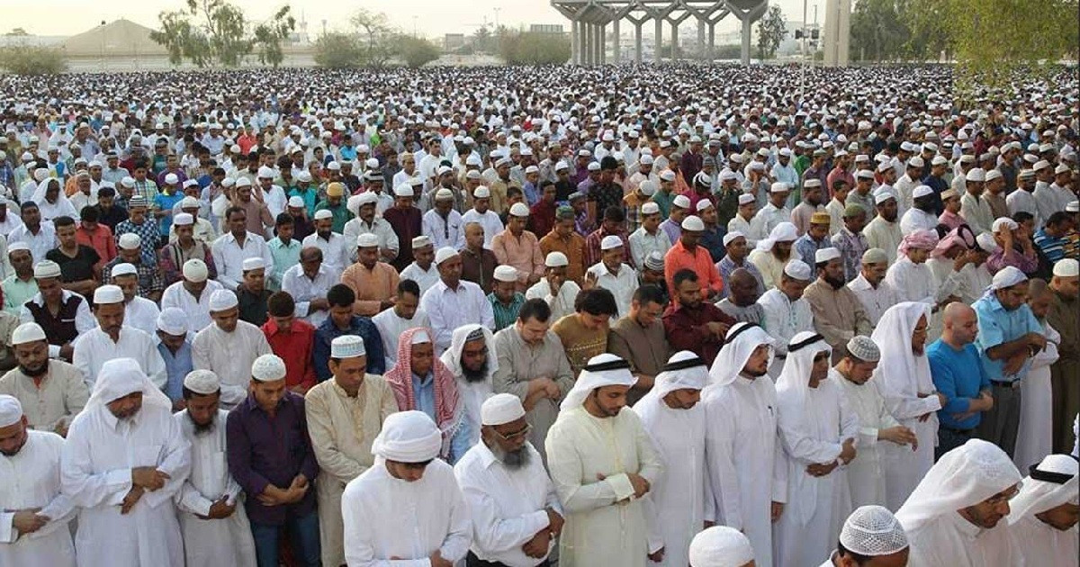 দুবাইয়ে ঈদের নামাজ আদায়