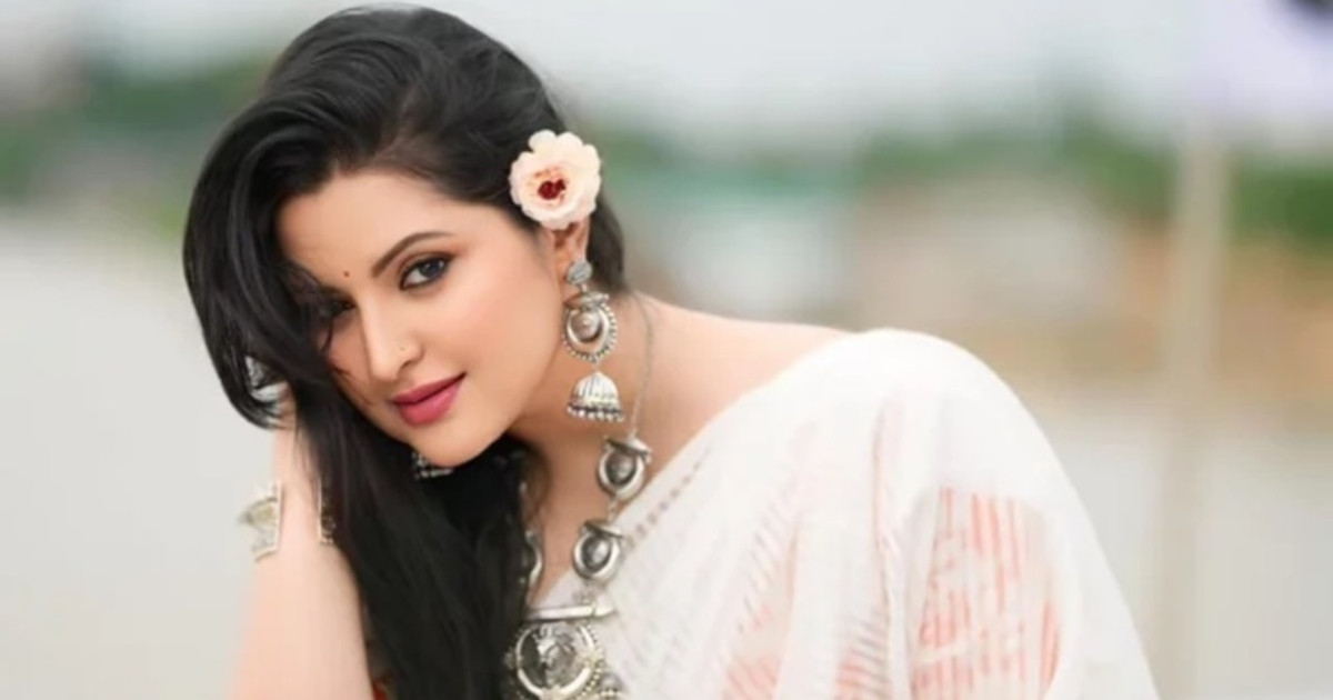 রাতের আঁধারে ফলবাগানে ঢুকে এ কী করলেন পরীমনি?