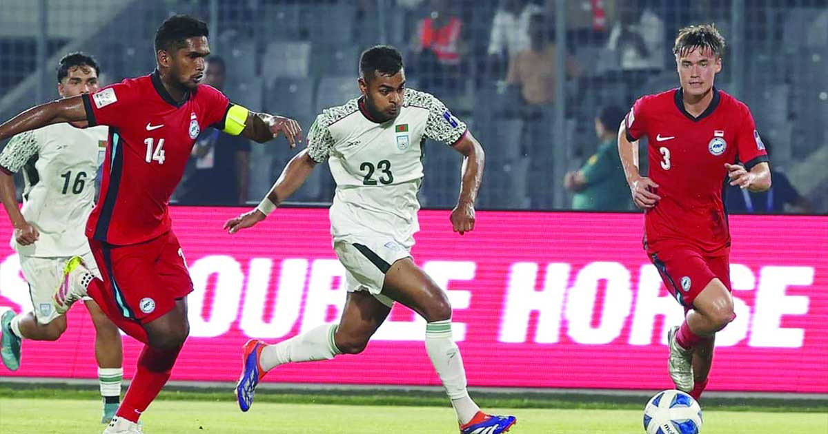 বাংলাদেশ ১ গোলে পিছিয়ে থাকলেও লড়ে যাচ্ছে আপ্রাণ