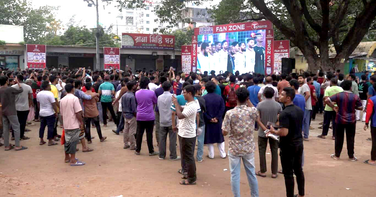 মাঠে খেলা দেখার অপূর্ণতা দূর হলো রাজশাহীবাসীর