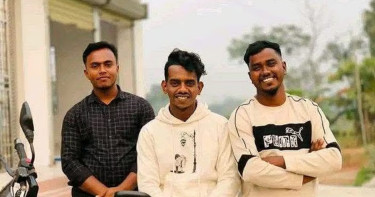 মোটরসাইকেলকে চাপা দিয়ে দ্রুত চলে যায় বাস, নিহত ৩ বন্ধু