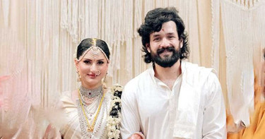 ৯ বছরের বড় প্রেমিকাকে বিয়ে করলেন আখিল আক্কিনেনি