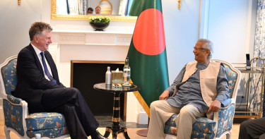 প্রধান উপদেষ্টার সঙ্গে যুক্তরাজ্যের জাতীয় নিরাপত্তা উপদেষ্টার সাক্ষাৎ