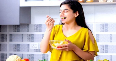 হজমশক্তি বাড়াতে যেসব খাবার খাবেন