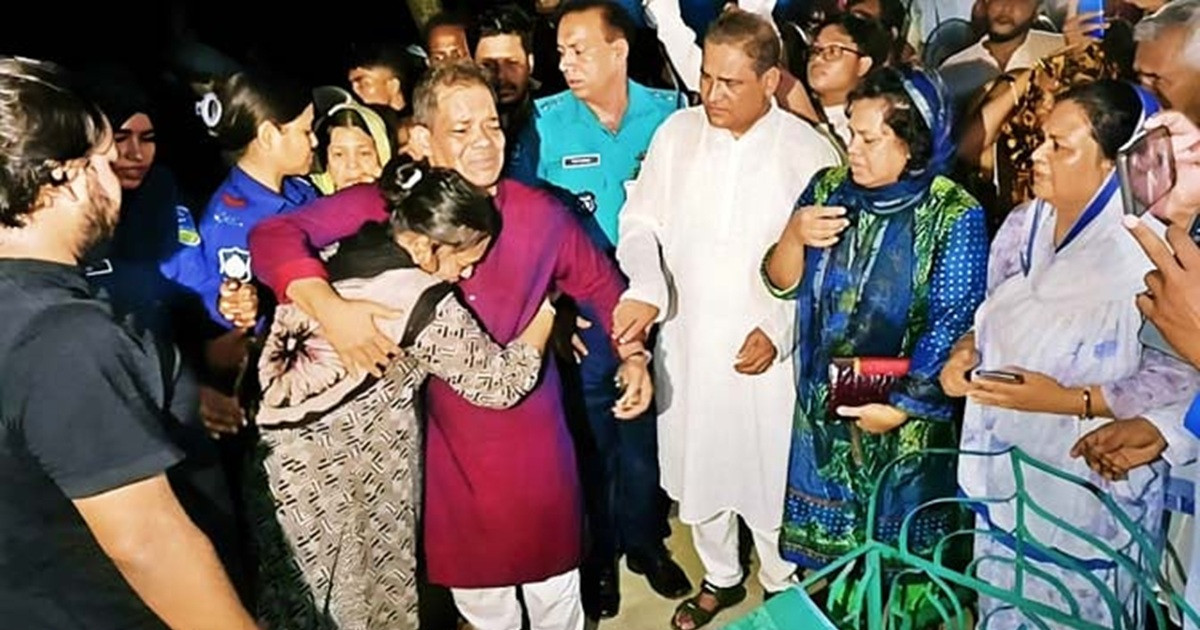প্যারোলে মুক্তির পর কারাগারে ফিরলেন সাংবাদিক ফারজানা-শাকিল
