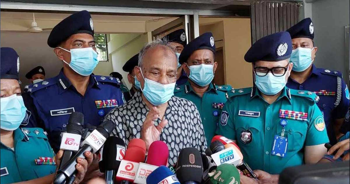 তারেক রহমানের দেশে ফিরতে কোনো বাধা নেই: স্বরাষ্ট্র উপদেষ্টা