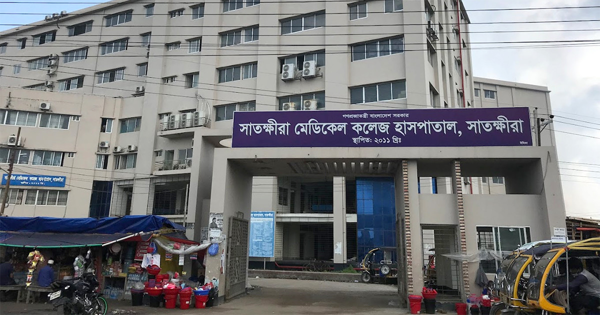 ডাস্টবিন থেকে ওষুধ তুলে বিক্রি করেন হাসপাতালের ওয়ার্ড বয়