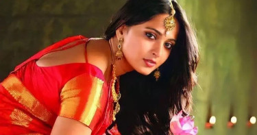 রাস্তার বিলবোর্ডে আনুশকার আবেদনময়ী ছবি, এক সপ্তাহে ৪০ দুর্ঘটনা!