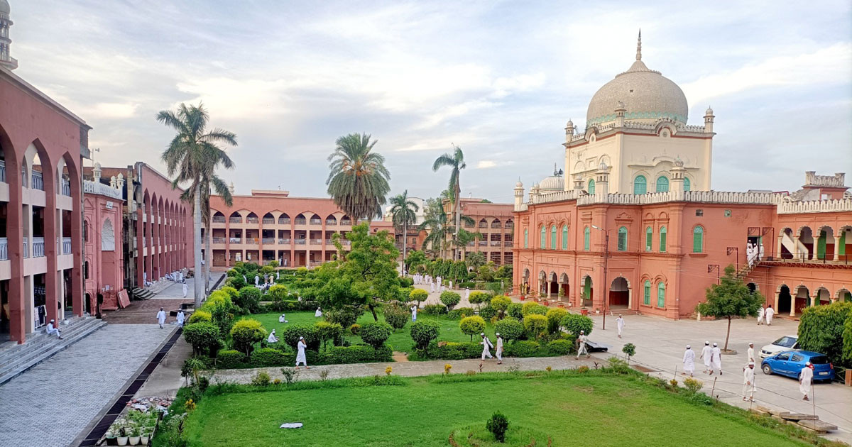 যে বৈশিষ্ট্যে অনন্য কওমি মাদ্রাসা
