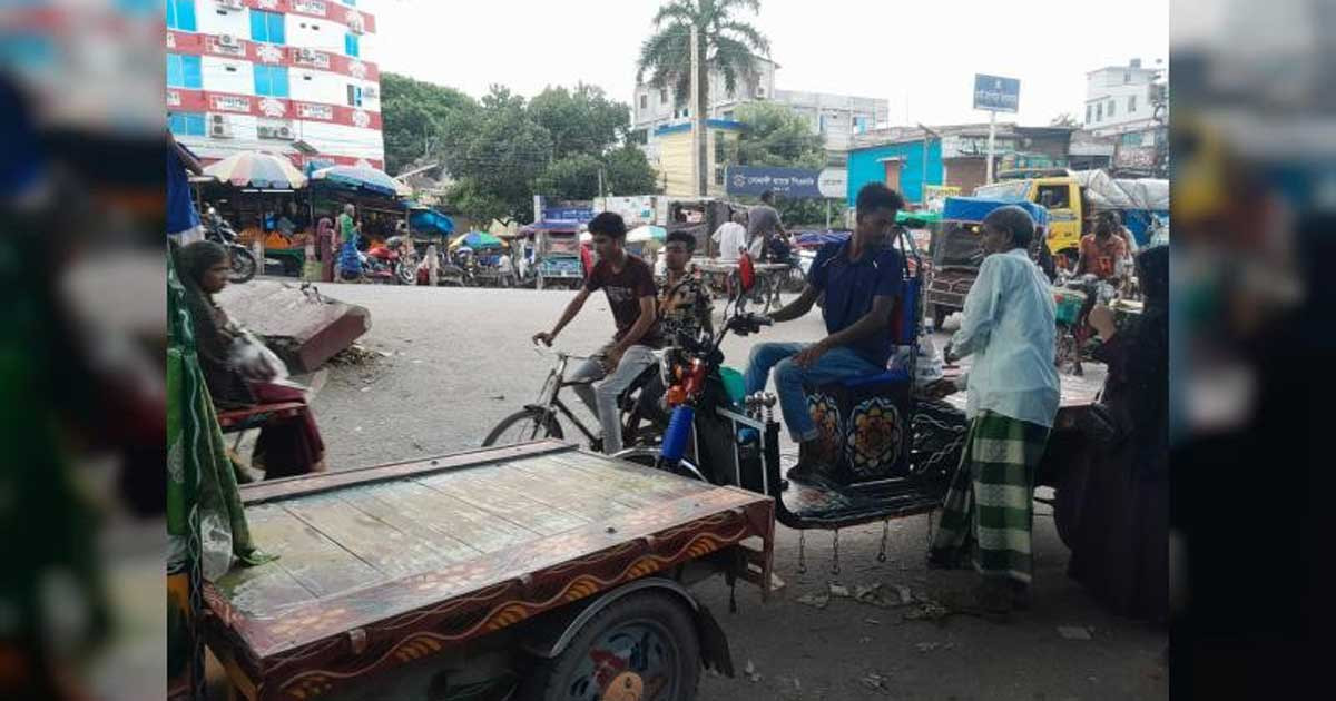 চুয়াডাঙ্গায় ভ্যাপসা গরমে অস্থির জনজীবন