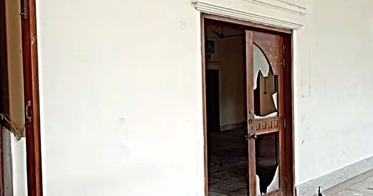 ব্যক্তিগত দ্বন্দ্ব থেকে রবীন্দ্র কাছারিবাড়িতে হামলা, গ্রেপ্তার ৫