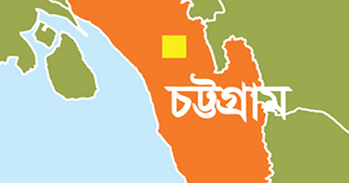 চট্টগ্রামে দাঁড়িয়ে থাকা ট্রাকে ধাক্কা খেয়ে প্রাণ গেল ২ ভাইয়ের