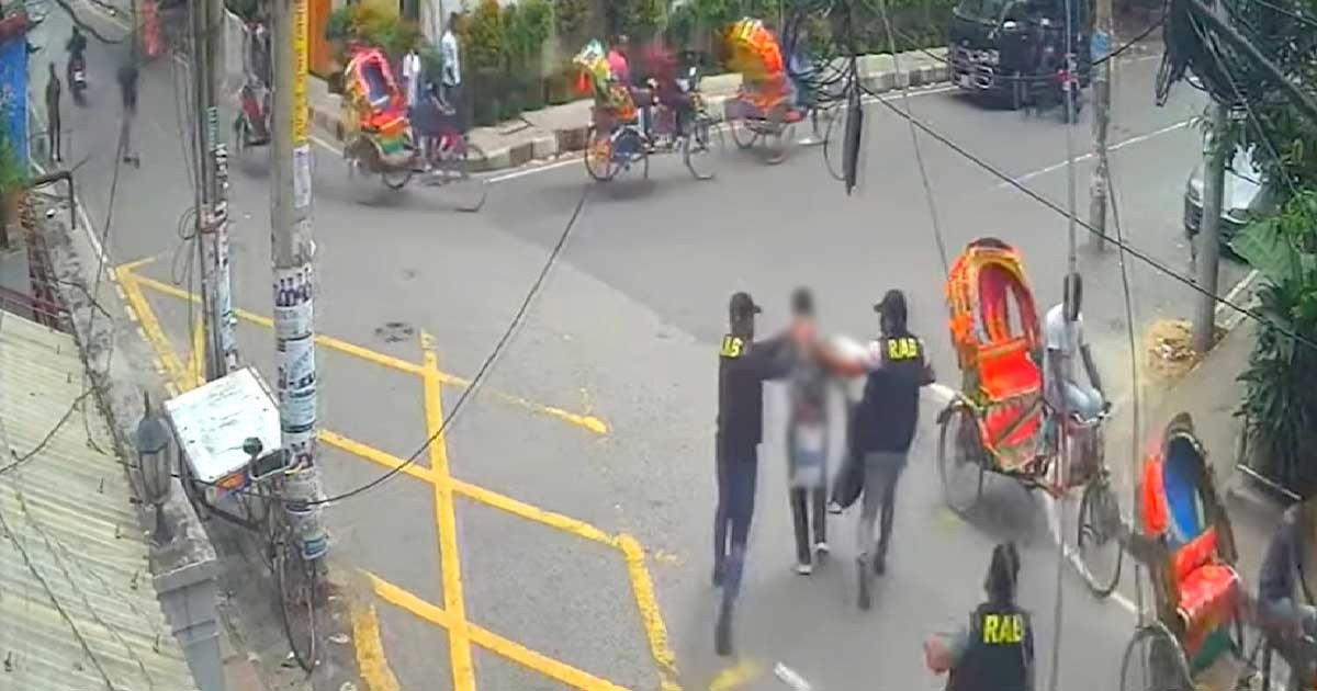 ফিল্মি স্টাইলে রাজধানীর উত্তরায় কোটি টাকা ছিনতাই
