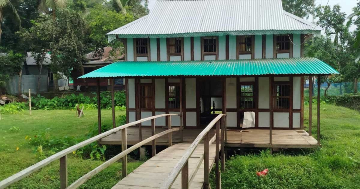 পূর্ব শত্রুতার জেরে বসতবাড়িতে হামলা, ভাঙচুর ও লুটপাটের অভিযোগ