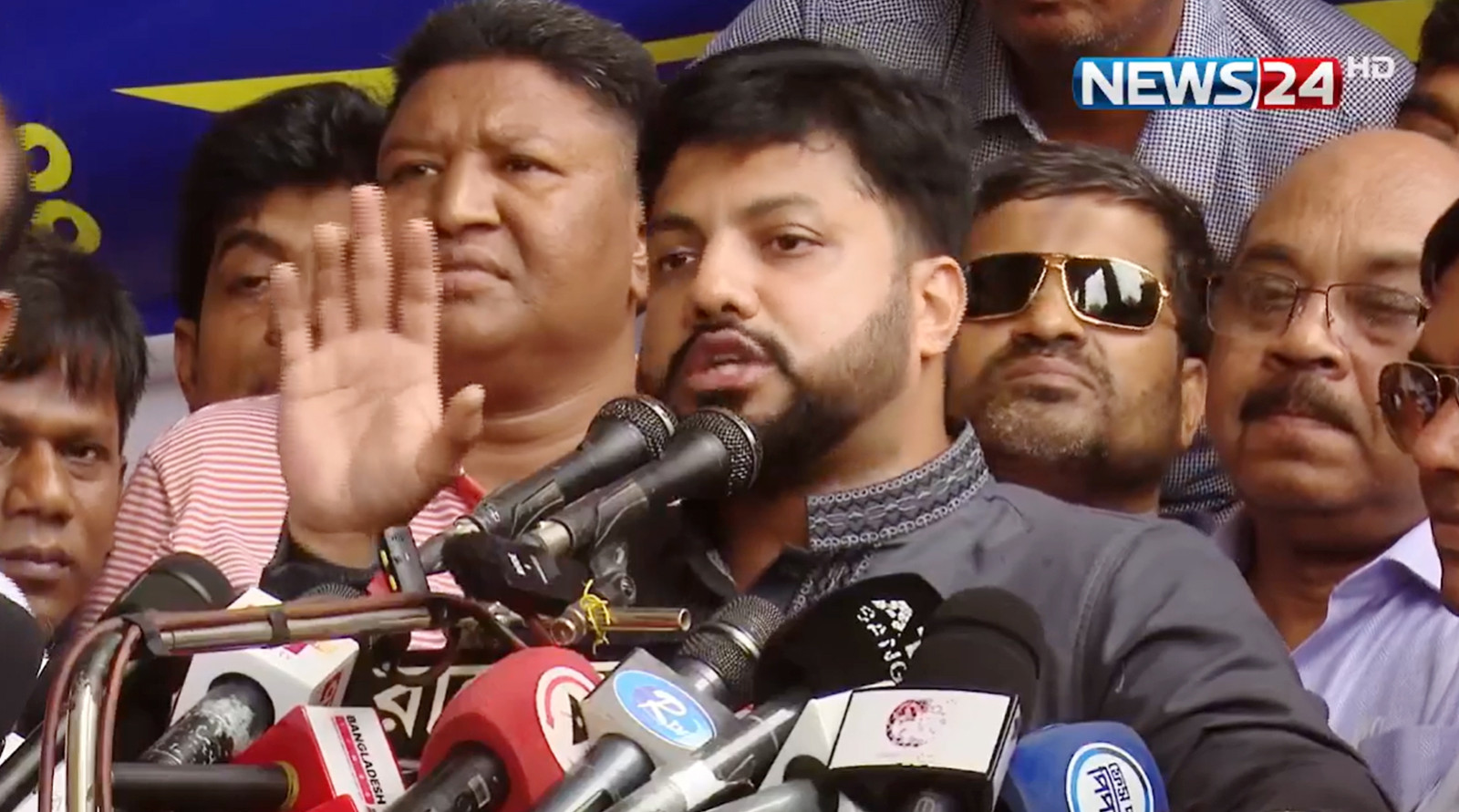 শপথের দাবিতে আন্দোলন চালিয়ে যাওয়ার ঘোষণা ইশরাকের