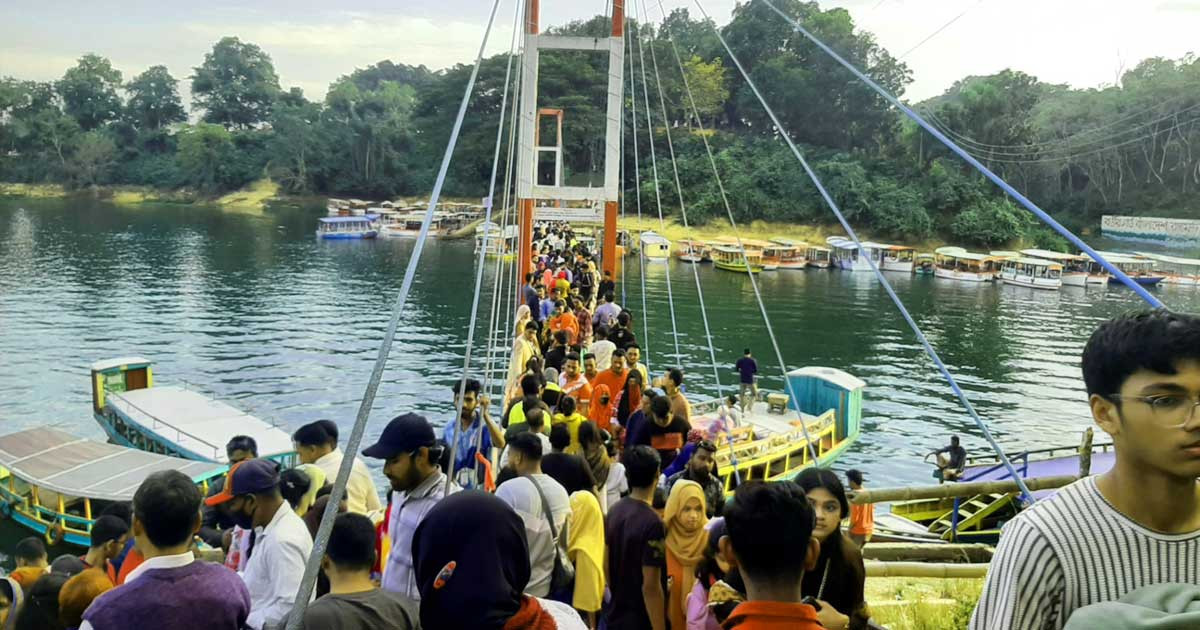 পাহাড়ে হাজারও অনিবন্ধিত ট্যুরিস্ট গাইড, নেই প্রশিক্ষণ