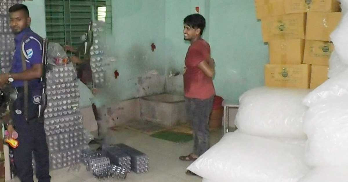 নারায়ণগঞ্জে বিপুল পরিমাণ ভেজাল শিশু খাদ্য জব্দ