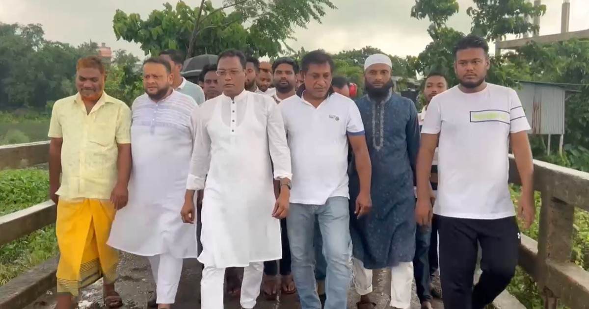 ধামরাইয়ে স্বেচ্ছাসেবক দলের বৃক্ষরোপণ