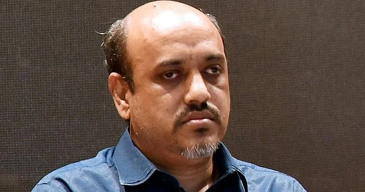 সভা থেকে দুই দলের প্রতীকী ওয়াকআউট নিয়ে যে ব্যাখ্যা দিলেন আজাদ মজুমদার