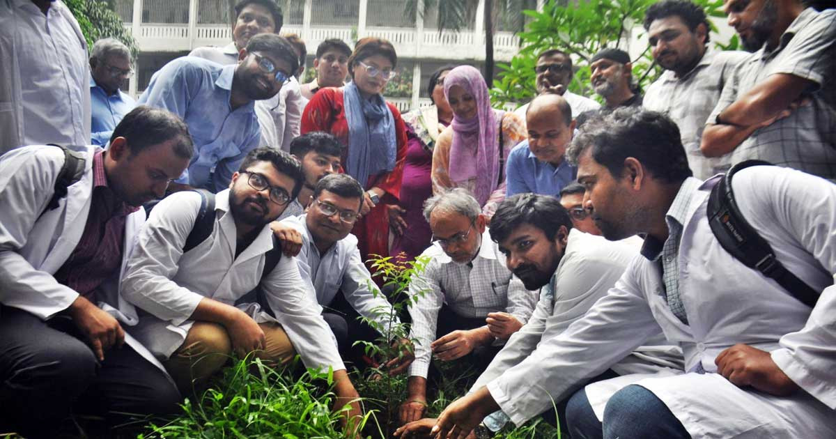 জোবাইদা রহমানের জন্মদিন উপলক্ষে ঢাকা মেডিকেল কলেজ প্রাঙ্গণে বৃক্ষরোপণ-দোয়া মাহফিল