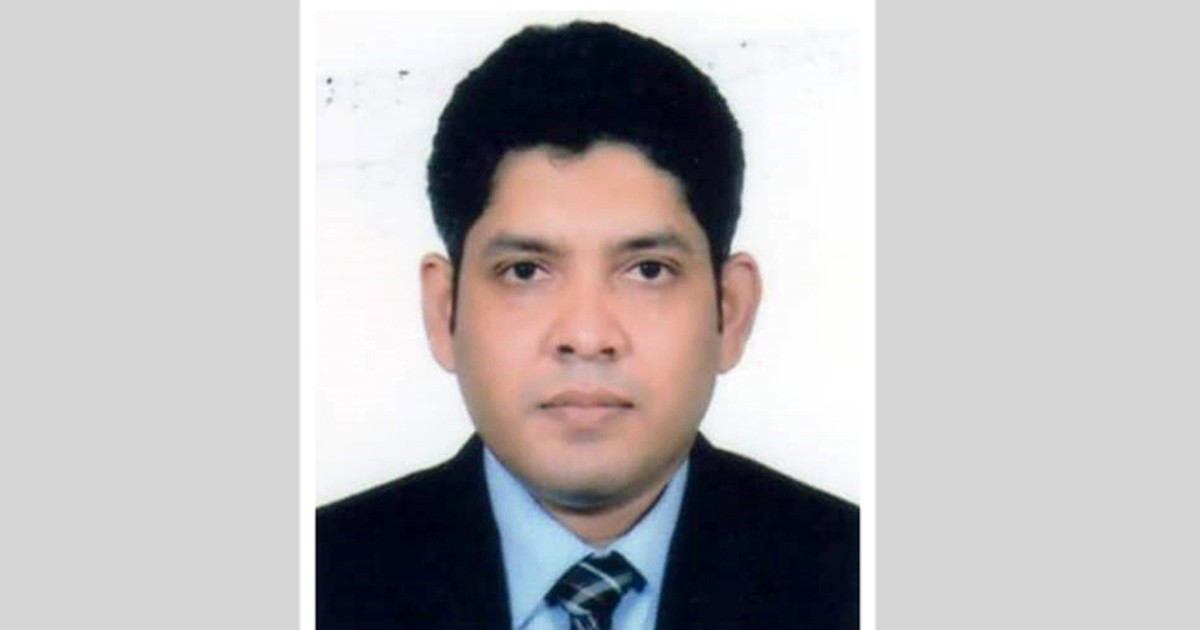 জেলা প্রশাসকের সঙ্গে নারীর আপত্তিকর ভিডিও ভাইরাল!