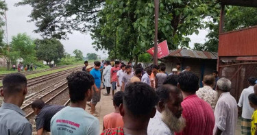 দিনাজপুরে ট্রেনে কাটা পড়ে একই স্থানে দুজনের মৃত্যু